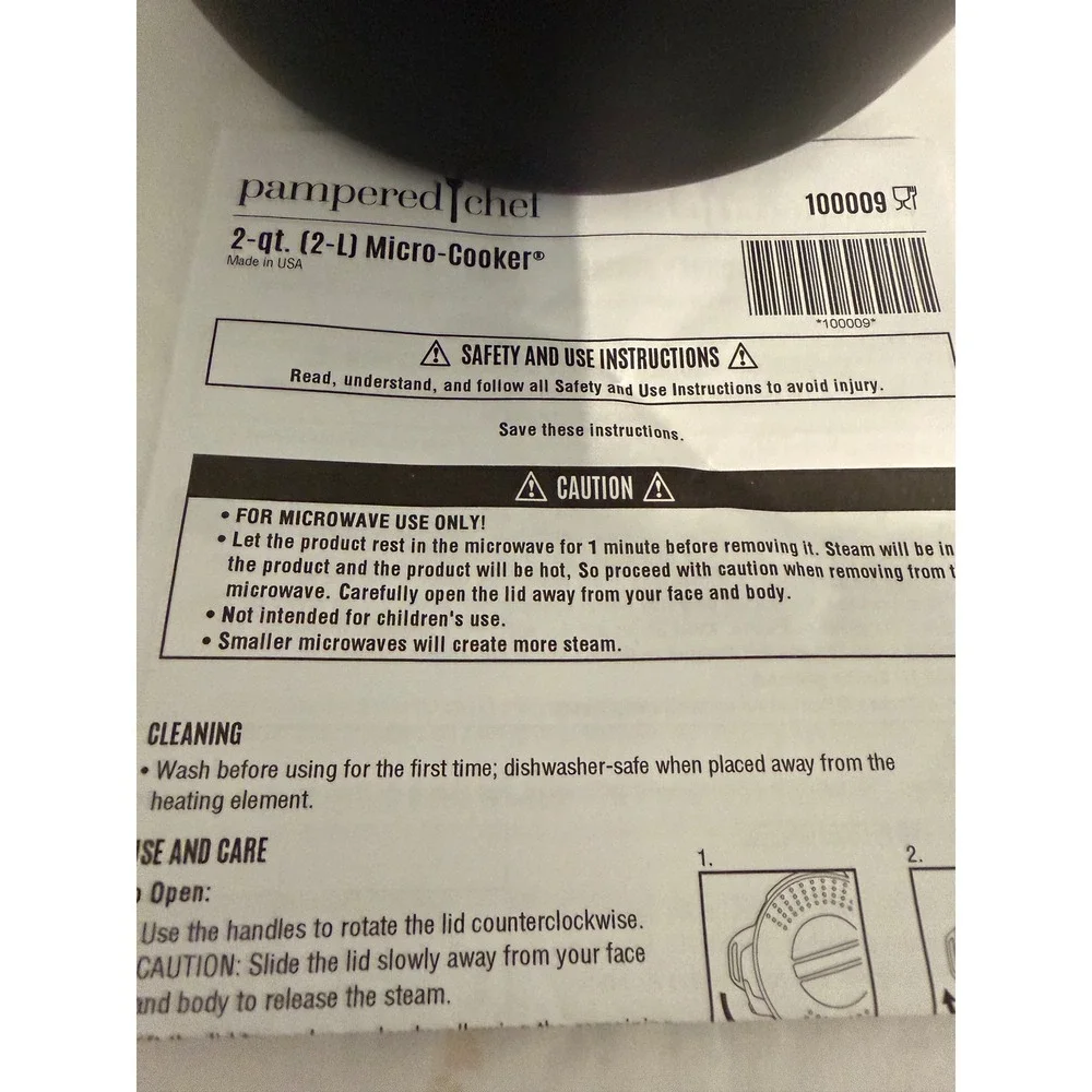 Pampered‎ Chef 2 Quart Micro-Cooker 100009 Black Microwave Steamer Strainer Lid